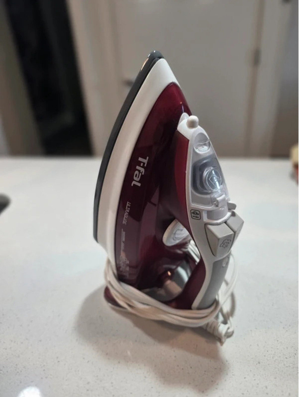 Steam iron, T-fal UltraGlide Easy Cord 1700W